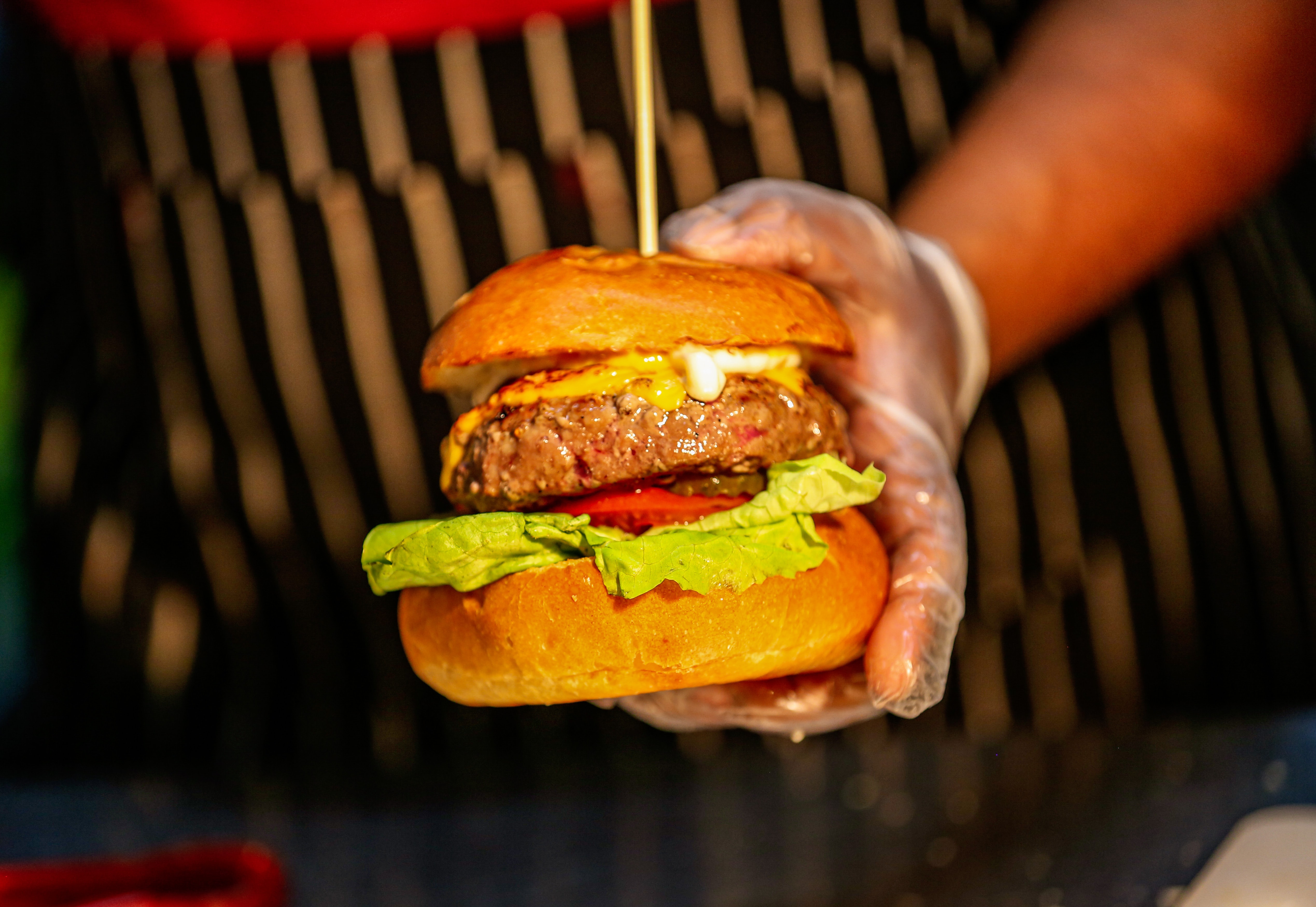 Classic Cheesebugers with fried bugers